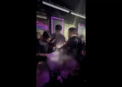 สงขลา-ปปส.ลุยตรวจผับกลางเมืองหาดใหญ่ เปิดเกินเวลา จับนักท่องราตรี 12 คน ฉี่ม่วง