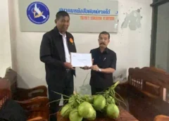 สงขลา-เกษตรกรปลูกมะพร้าวน้ำหอม ยื่นหนังสือถึง ประธานวุฒิสภา ขอความช่วยเหลือ แก้ปัญหา มะพร้าวน้ำหอมราคาตกต่ำ เพราะถูก ล้งจีน กดราคา