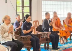 สุราษฎร์ธานี-ทอดผ้าป่าเพื่อการศึกษา สมทบทุนซ่อมแซมรถตู้เพื่อเป็นยานพาหนะของโรงเรียน สนับสนุนการศึกษาและร่วมสร้างศาสนทายาท