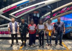 ตำรวจ ภ.9 แท็กทีม ภ.5 เปิดปฏิบัติการข้ามภาค รวบ 51 ผู้ต้องหาตามหมายจับคดีออนไลน์ ส่งตัวดำเนินคดีชุดใหญ่