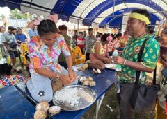 สงขลา-สีสัน “วันว่าง” สะเดา ชาวบ้านจัดเต็มแข่งขูดมะพร้าว ย้อนยุคสร้างรอยยิ้ม สืบสานตำนาน “เหล็กขูด”