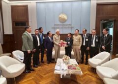 สว.สงขลา เข้าพบหารือแผนพัฒนาสงขลา และภาคใต้ กับ รองนายกรัฐมนตรี และ รัฐมนตรีคมนาคม เผยพร้อม ผลักดันนิคมอุตสาหกรรมจะนะส่วนรถไฟรางคู่ถึง สุไหงโกลก ปี 70
