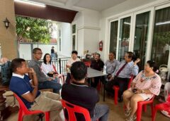 สงขลา-หน่วยงานที่เกี่ยวข้อง เรียกผู้รับเหมาชุ่ย มารับผิดชอบในการรื้อตึก 3 ชั้น 10 คูหา มารับผิดชอบ ป้องกันฝุ่นอย่าให้มีผลกระทบกับชุมชนและป้องกันเศษวัสดุตกใส่บ้านข้างเคียง